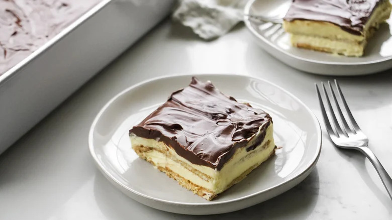 No-Bake Chocolate Eclair Cake