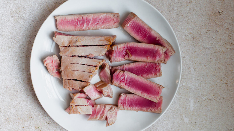 sliced tuna steaks