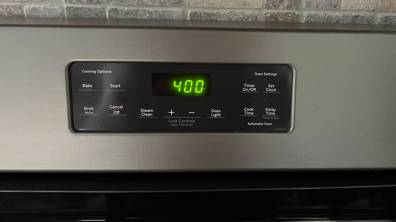 oven temperature reading 400 F