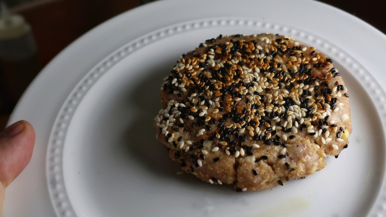 seared sesame tuna burger