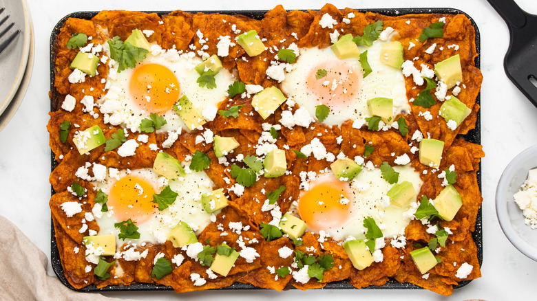 sheet pan chilaquiles rojos