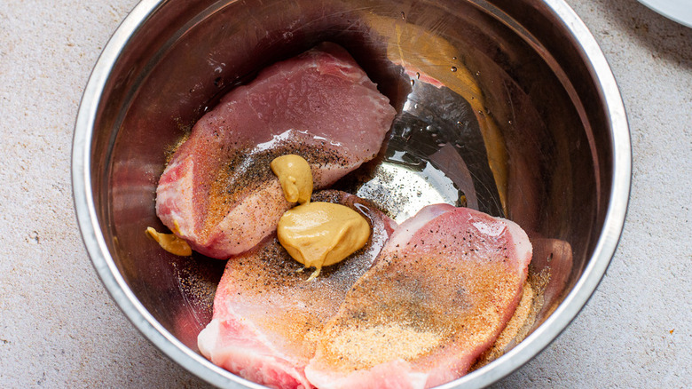 pork chops with spices 