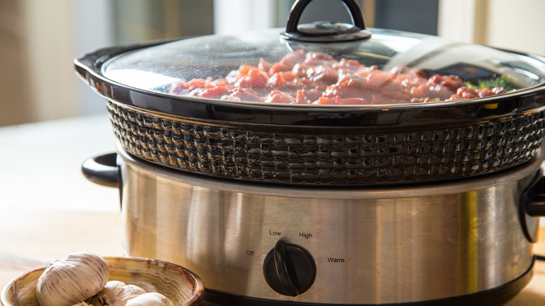 slow cooker with lid on