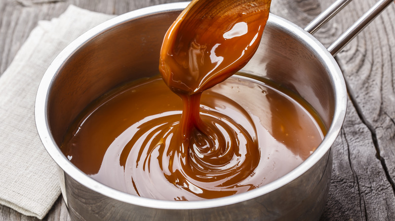 Liquid caramel in a pot