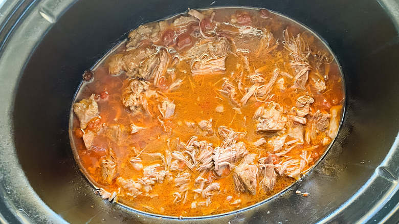 shredded beef in slow cooker