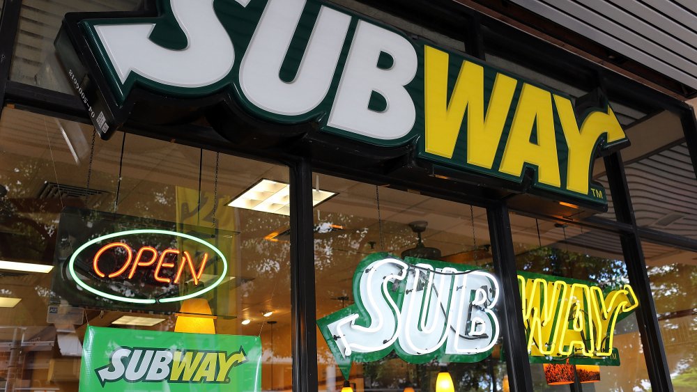 subway restaurant