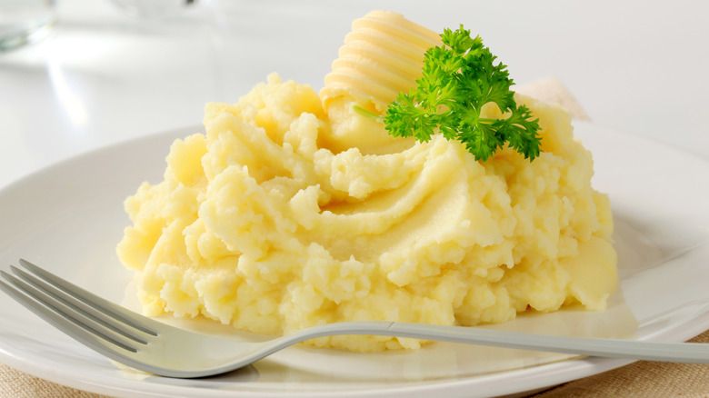 Mashed potatoes on a plate