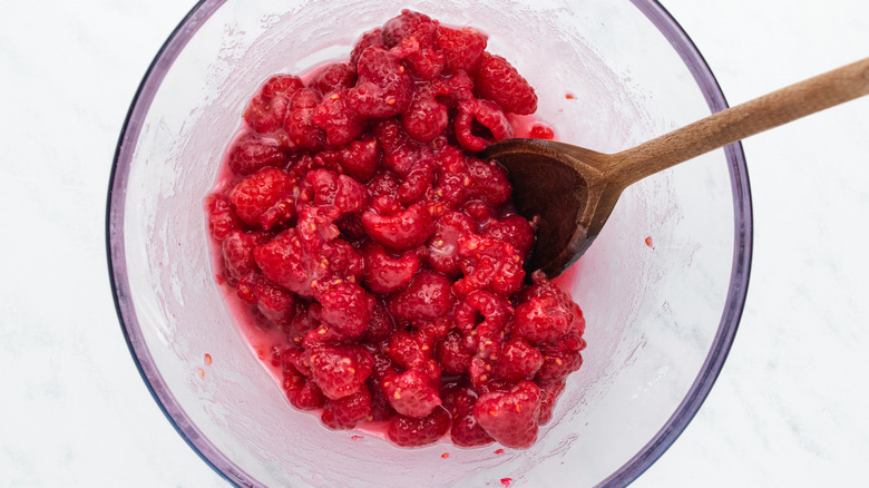 raspberry pie filling mixture