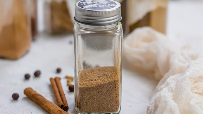 garam masala in jar 