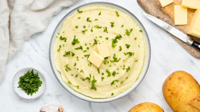 Garlic mashed potatoes with butter