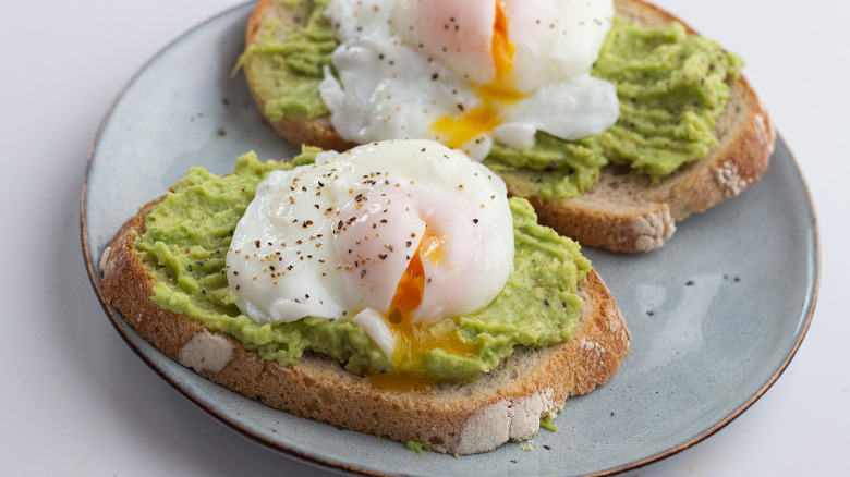 poached egg avocado toast