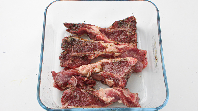 seasoned raw lamb chops