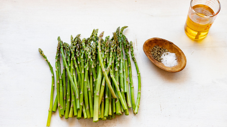 ingredients for steamed asparagus