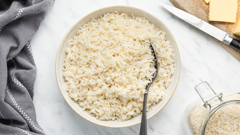simple white rice in bowl 