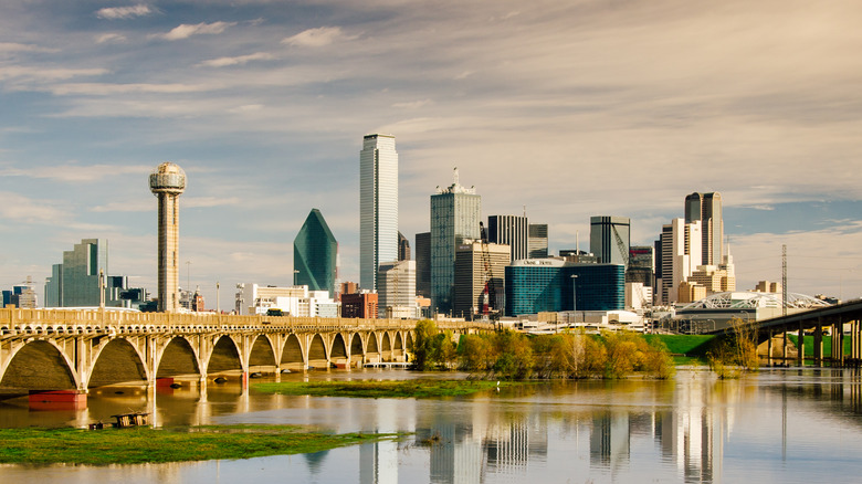 Dallas skyline