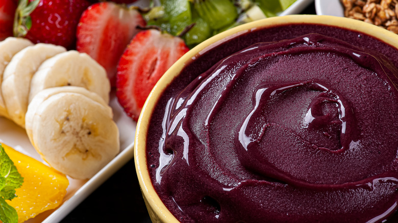 Açaí bowl with fruits