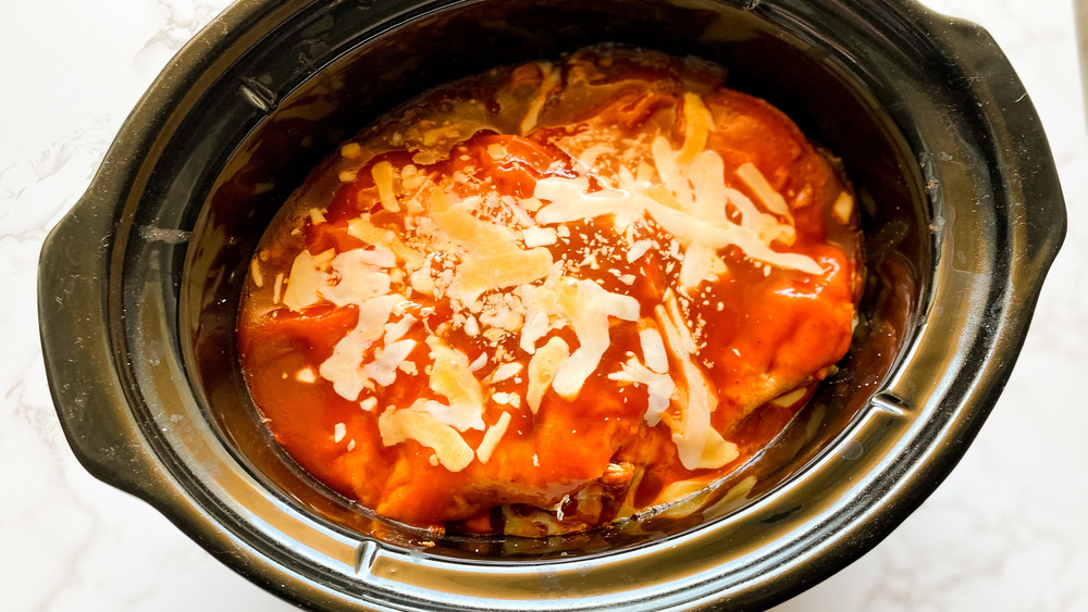 cooking slow cooker chicken enchiladas