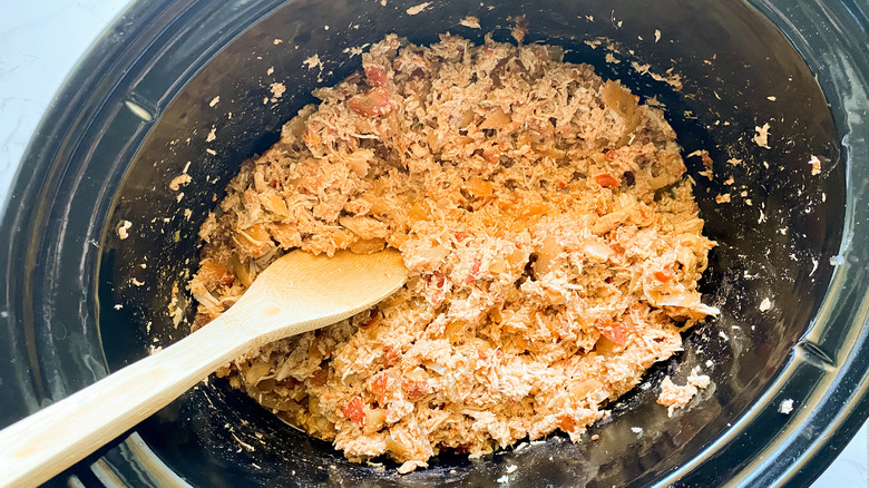 shredded chicken in slow cooker