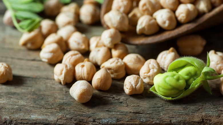 chickpeas in a bowl 