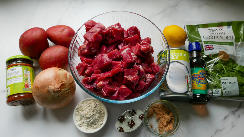 massaman curry ingredients 