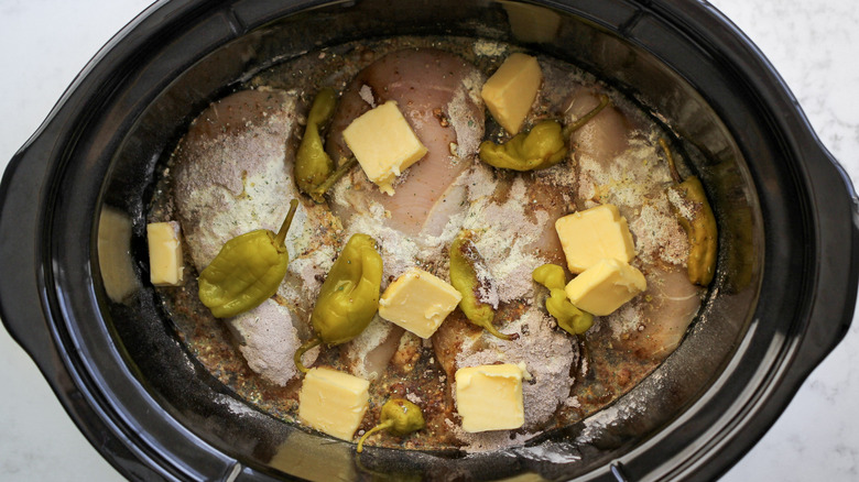 chicken peppers butter in cooker