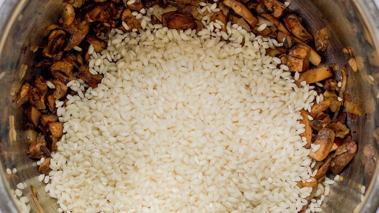 rice and mushrooms slow cooker