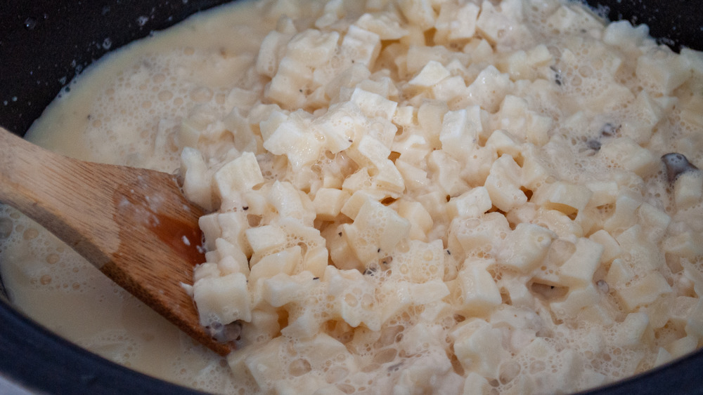 potatoes in broth for slow cooker potato soup