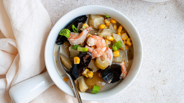 Soup with shrimp and mussels