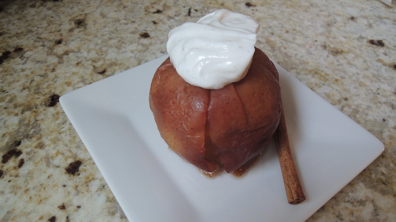 Cooked apple with yogurt