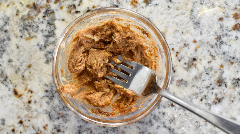 turkey seasoning in bowl