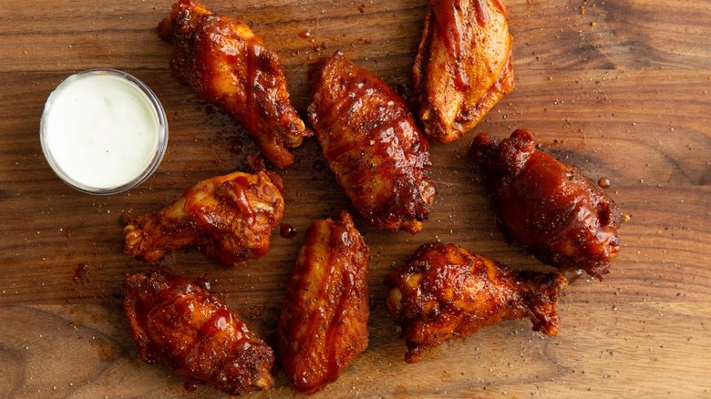 Smokey Bones chicken wings