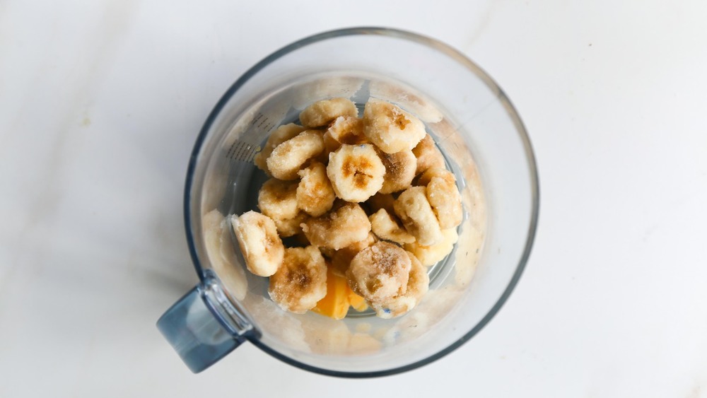 banana in blender smoothie bowl