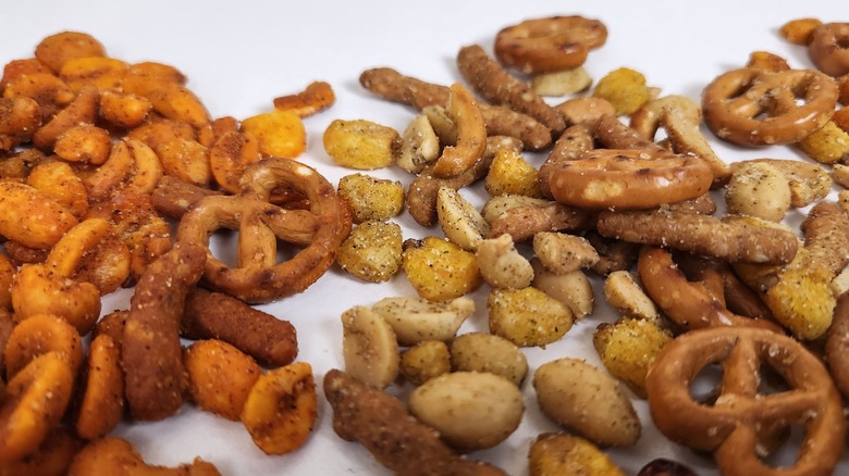 Snak Club Hot Ones Snack Mix pieces