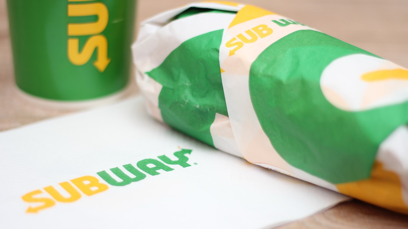 some-walmart-subways-are-serving-hot-dogs