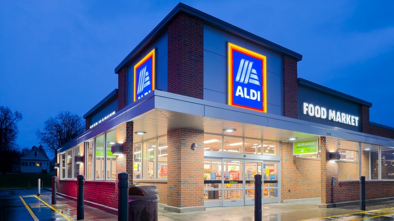 Aldi storefront at dusk