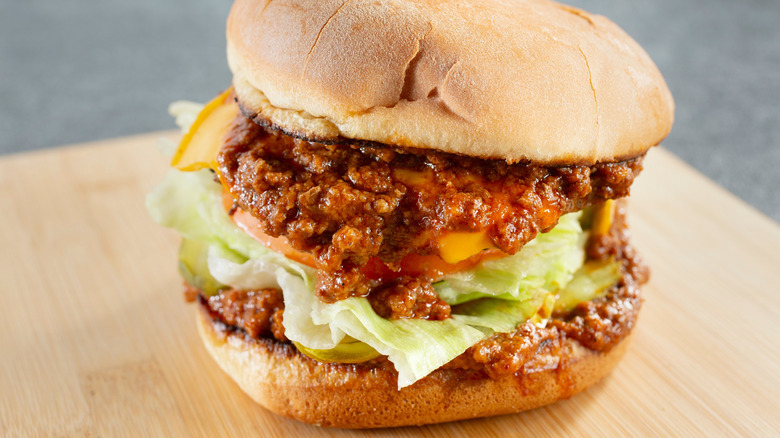 chili cheeseburger with lettuce