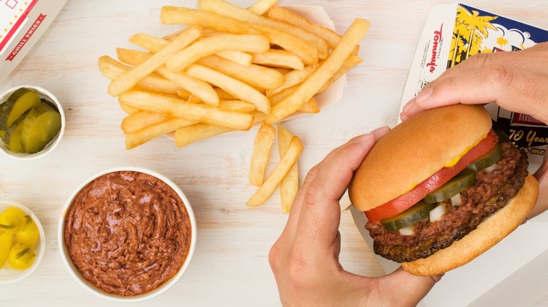 Original Tommy's burger, chili and fries