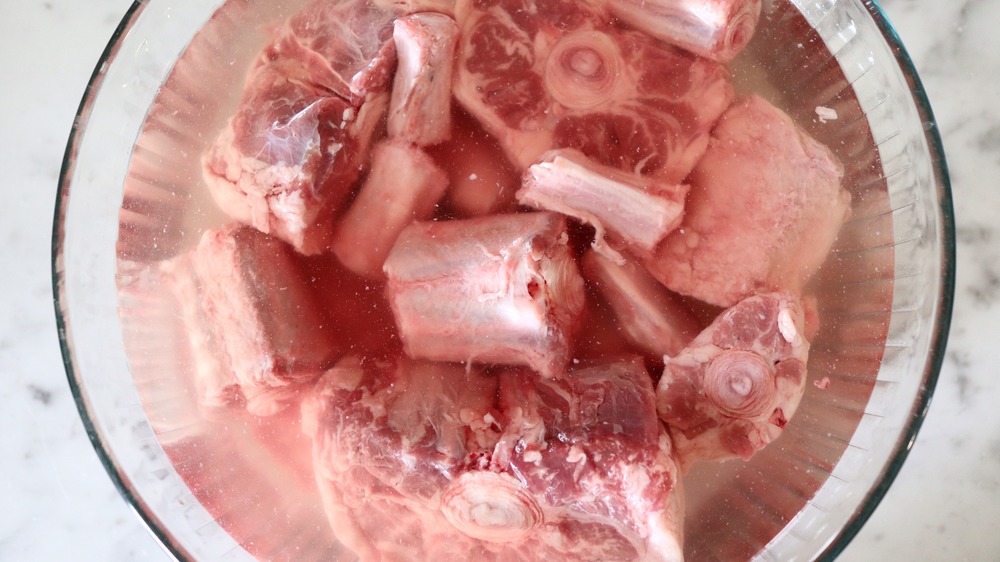 Photo of oxtail soaking in a bowl