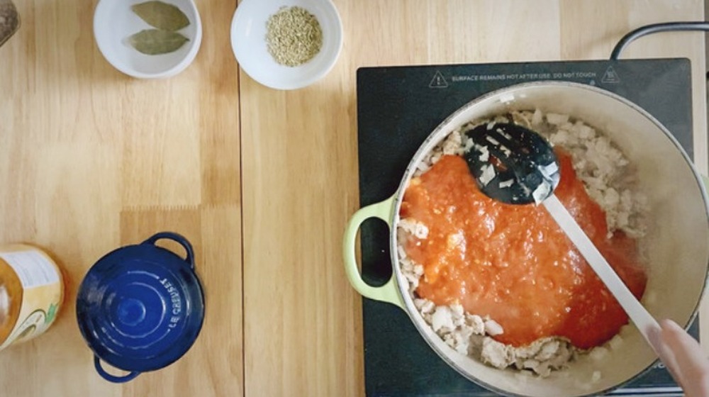 finishing meat sauce for spaghetti squash lasagna casserole