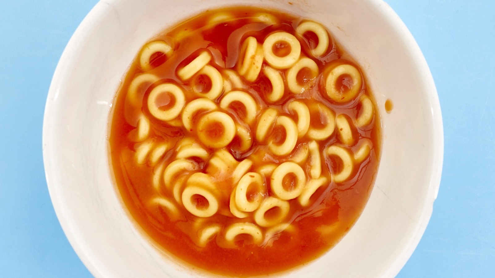 https://www.mashed.com/img/gallery/spaghettios-limited-edition-lunchbox-will-remind-you-of-your-childhood/l-intro-1651613540.jpg