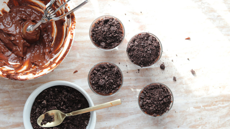 pudding cups with cookie crumbles