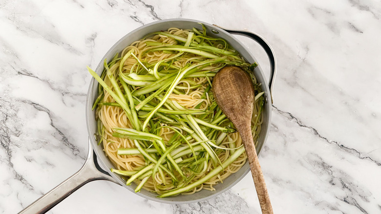 pot of spaghetti with asparagus