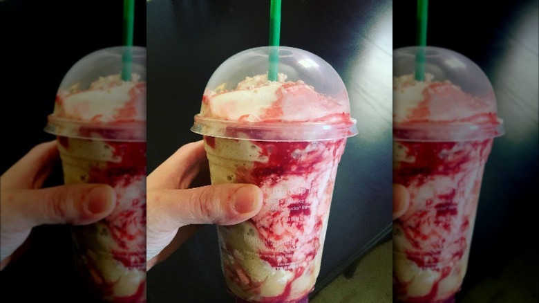 Starbucks strawberry funnel cake frappuccino