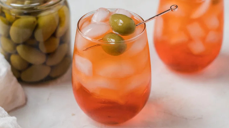 aperol spritz in glass