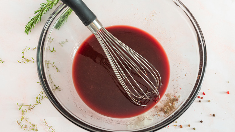 making red wine sauce