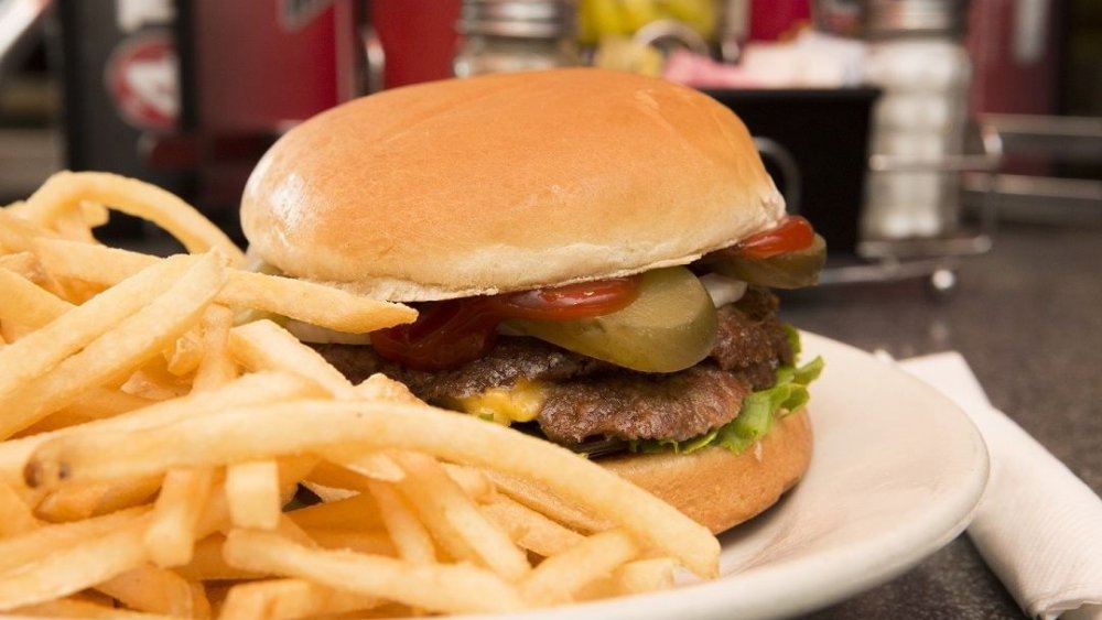 Steakburger with fries