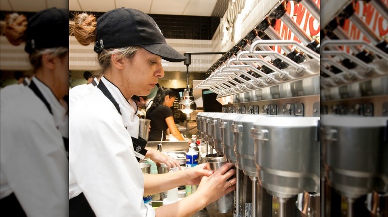 steak 'n shake worker