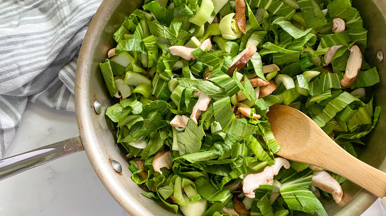 veggies in frying pan 