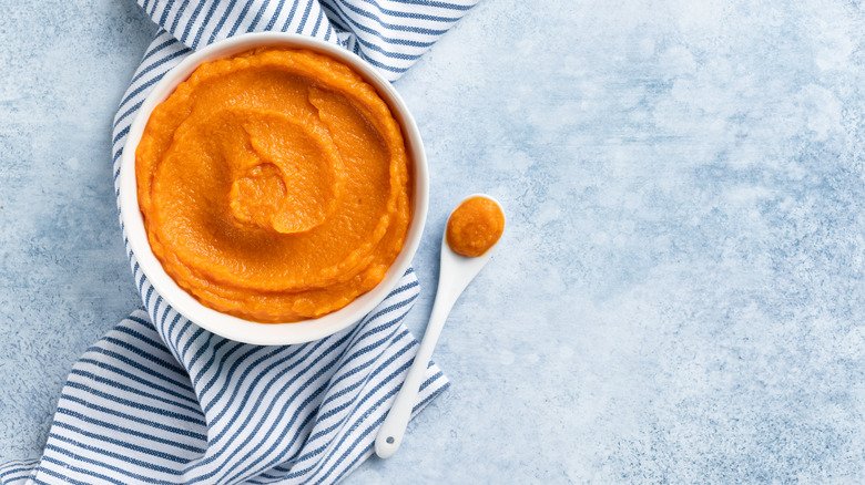 Pumpkin puree in bowl