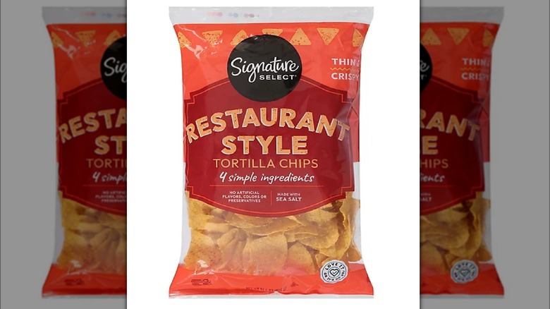 Signature Select restaurant style tortilla chips